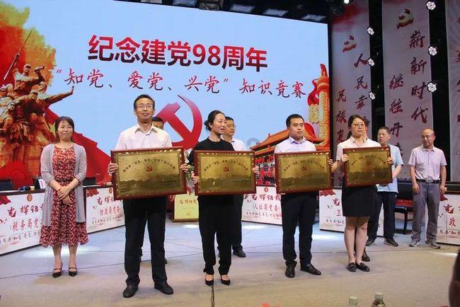 跳跃的木偶